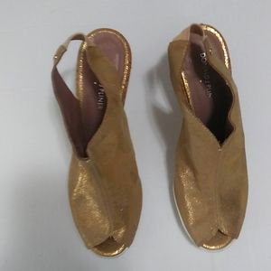Donald J Pliner gold heels